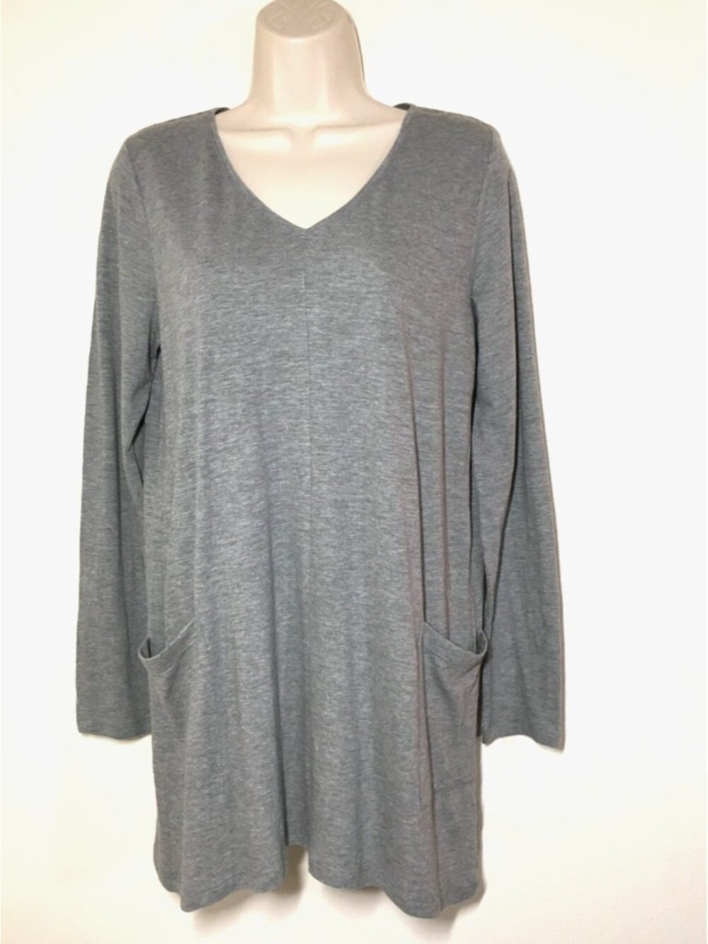 New J Jill M Seamed V-Neck Pocket Tunic Top Light Gray Slub Knit Bust 37"